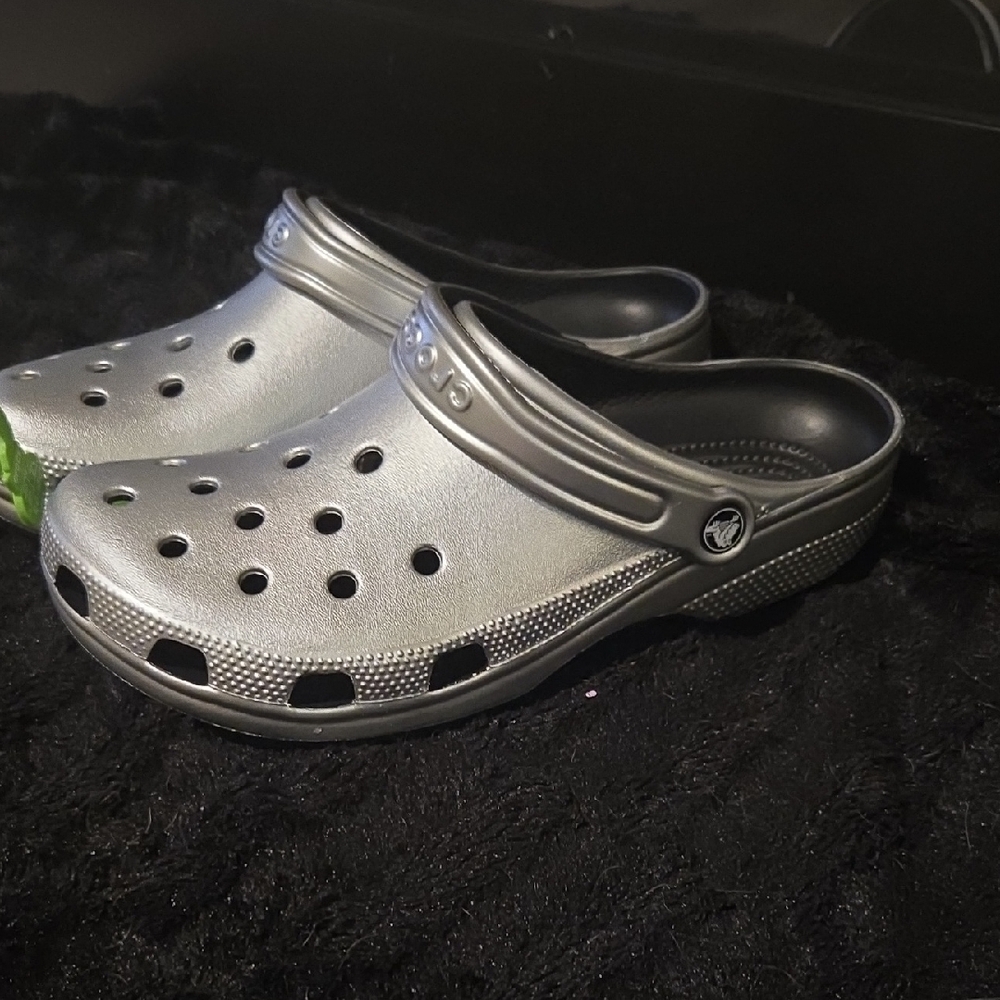 CROCS Classic Metallic Silver Clog - Picture 3 of 7